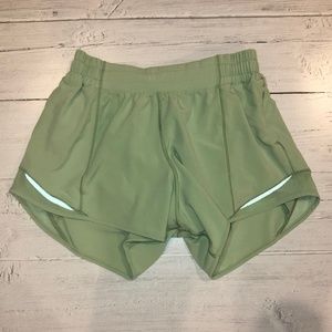 Lululemon Hotty Hot Short II  Long 4"